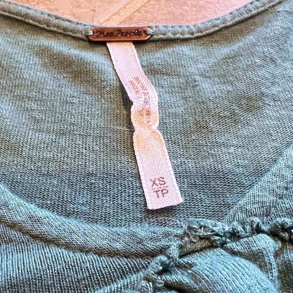 Free People hi low v neck relaxed fit pullover cap sleeve boho top blous… - Picture 5 of 8